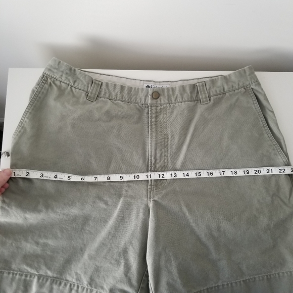Columbia Cotton cargo Shorts Gray Size 38 Waist - Picture 3 of 10